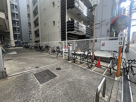 ◎即日案内可能◎日程調整いたします。4.5帖が2部屋と単身世帯・dinks・ファミリー世帯と全ての人に対応できるお部屋で大変人気物件です! ミニバルコニーもあり◎エアコン1台設置済みで初期費用軽減!