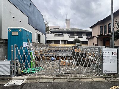 外観：近隣は、第一種低層住居専用地域の閑静な住宅街です。