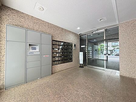 管理の行き届いたエントランス内