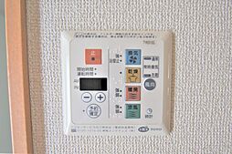 浴室乾燥リモコン。換気、乾燥、暖房、冷風の設定がリモコンで簡単に操作できます。