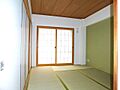 和室の向こうが...