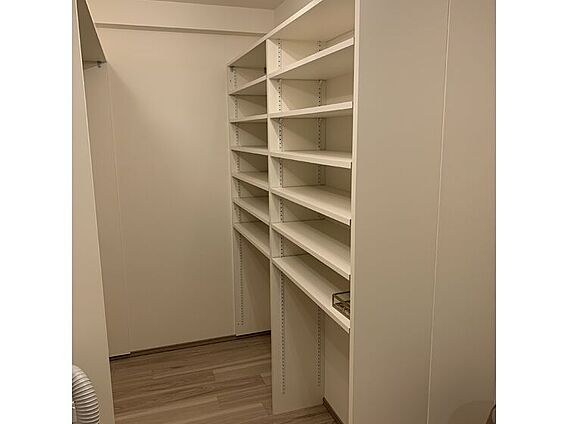 造り付け収納付...