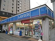 ローソン鶴見中央4丁目店 徒歩1分。コンビニ 30m