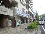 ★★ファミリーマート 380m