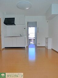 シーサーハウス 2階ワンルームのリビング/ダイニング