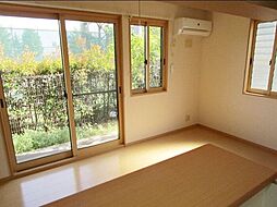 ラヴィアンローズ 1階2LDKのリビング/ダイニング