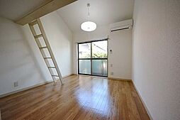 ロイヤルハイツ 1階ワンルームのリビング/ダイニング