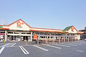 スーパーオザム下里店 362m