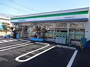 ファミリーマート 152m