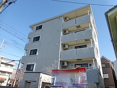 外観:タイル張りのマンションです 外観:タイル張りのマンションです