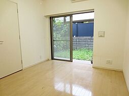 東急東横線 学芸大学駅 徒歩9分の賃貸マンション 1階1Kのリビング/ダイニング