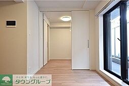 東急東横線 都立大学駅 徒歩13分の賃貸マンション 1階1LDKのリビング/ダイニング