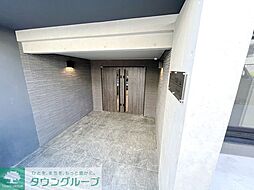 17 / 27