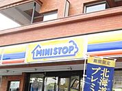 ミニストップ代々木2丁目店 741m