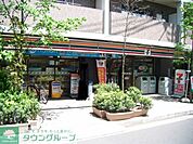 セブンイレブン 徒歩5分。コンビニ 390m