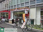 セブンイレブン大久保2丁目明治通り店 徒歩4分。 270m
