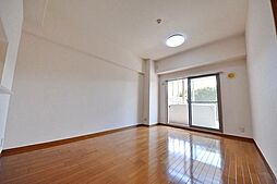 ファーストコート 102 1階3LDKのリビング/ダイニング