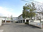市原市立五所小学校 徒歩26分。小学校 2050m