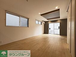 BLOOMING MAISON世田谷区千歳台2丁目 4LDKのリビング/ダイニング