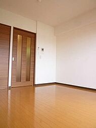 ＲＥＳＰＥＣＴ　ＴＨＲＥＥ 3階1Kのリビング/ダイニング