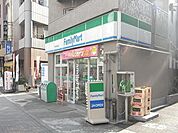 ファミリーマート 156m