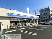 ローソン 徒歩9分。コンビニ 690m