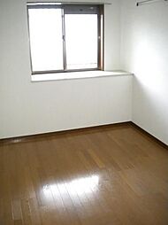 小田急小田原線 新百合ヶ丘駅 徒歩17分の賃貸マンション 1階3LDKのリビング/ダイニング