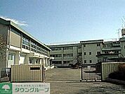 調布市立布田小学校 徒歩5分。小学校 340m