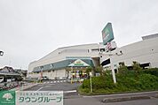 マルエツ東門前店 徒歩14分。スーパー 1070m