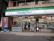 ファミリーマート 111m