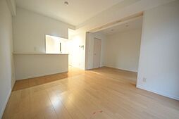 イーストングレイス 202 2階1LDKのリビング/ダイニング