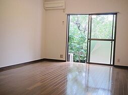 アーバンパレス鷹の台 106 1階ワンルームのリビング/ダイニング