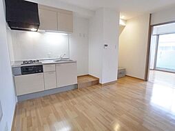 リエイゾン若松 102 1階1DKのリビング/ダイニング