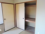☆押し入れタイプでしっかり入ります☆
