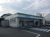 ファミリーマート宮沢町一丁目店 徒歩5分。コンビニ 350m