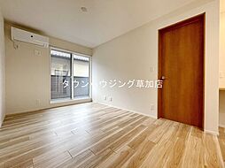 日暮里舎人ライナー 見沼代親水公園駅 徒歩5分の賃貸アパート 1階1LDKのリビング/ダイニング