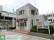 駅前交番 642m