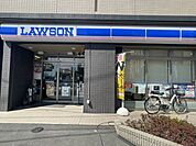 ローソン　川口リリア南店 徒歩13分。 980m