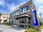 東京東信用金庫草加支店 93m