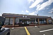 セブンイレブン草加谷塚バイパス店 738m