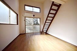 ホワイトウィングIII 202 1階ワンルームのリビング/ダイニング