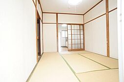 天神町スカイライト 203 2階1Kのリビング/ダイニング