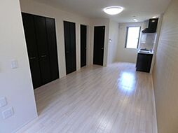 ステーション1 1階ワンルームのリビング/ダイニング