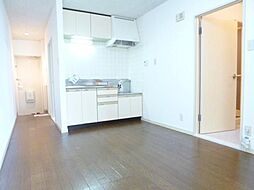 ファミール015 102 1階2LDKのリビング/ダイニング