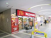 マクドナルド 566m