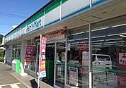 ファミリーマート京王堀之内駅前店 547m
