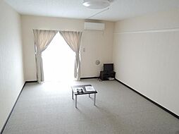 レオネクストインフィールドII 112 1階ワンルームのリビング/ダイニング