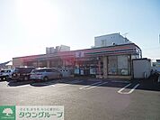 セブンイレブン 徒歩9分。コンビニ 650m