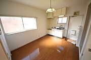 最上階角部屋です。綺麗にリフォームされた室内です。
