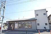 高坂郵便局 886m